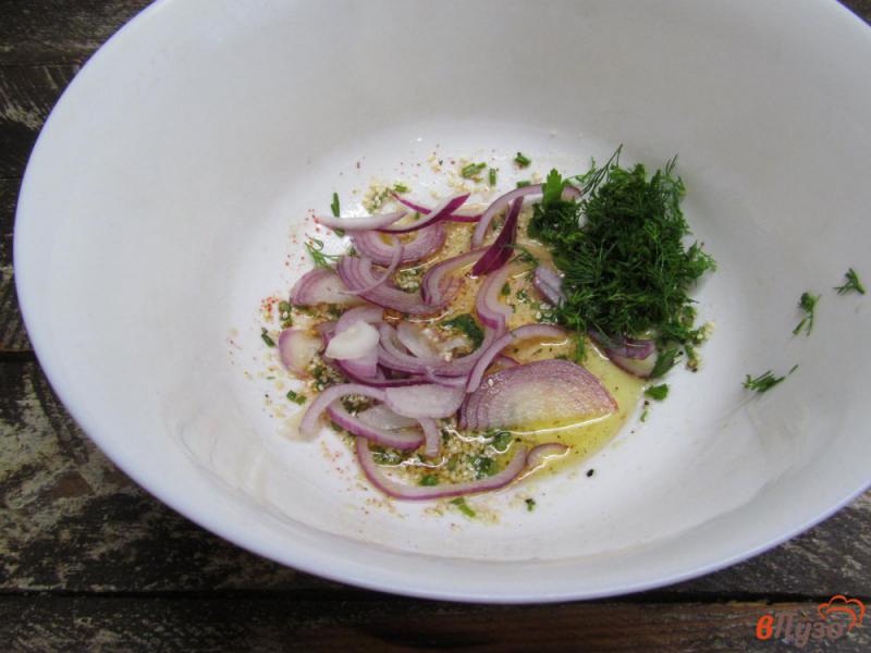 Фото приготовление рецепта: Азиатский салат из капусты с кунжутной заправкой шаг №2