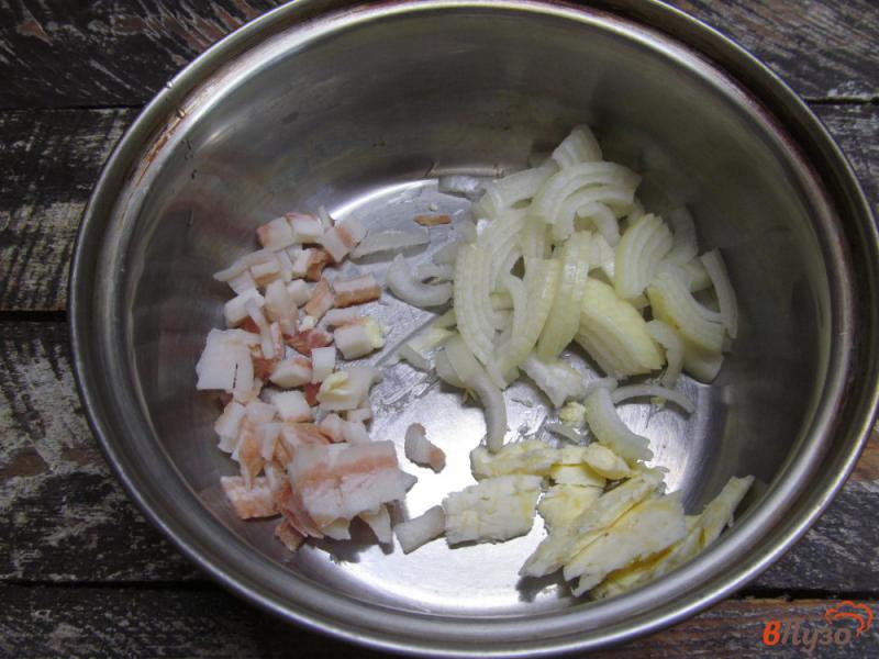 Фото приготовление рецепта: Овощное рагу с колбасками и соленым огурцом шаг №1
