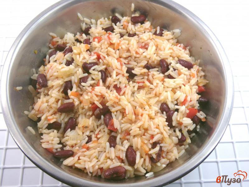 Фото приготовление рецепта: Запеканка из риса с фасолью шаг №5