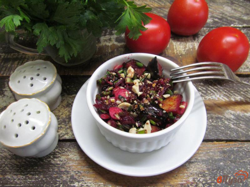 Фото приготовление рецепта: Свекольный салат с баклажаном шаг №5