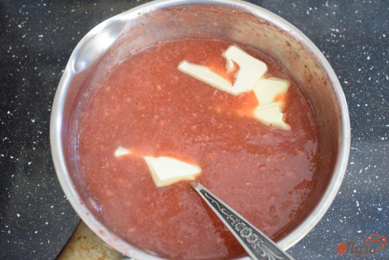 Фото приготовление рецепта: Ягодный соус из клубники шаг №5