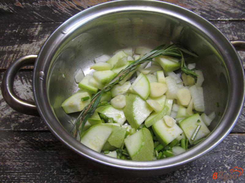 Фото приготовление рецепта: Суп из баклажанов с нутом шаг №2