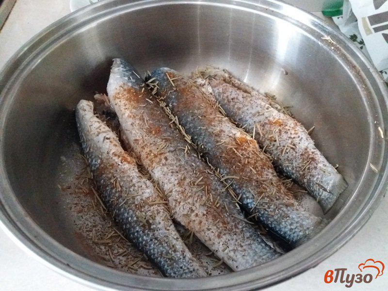 Фото приготовление рецепта: Рыба кефаль на пару с  апельсиновым соусом шаг №2