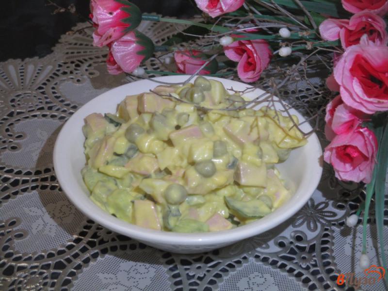 Фото приготовление рецепта: «Оливье» с солеными и свежими огурцами шаг №6