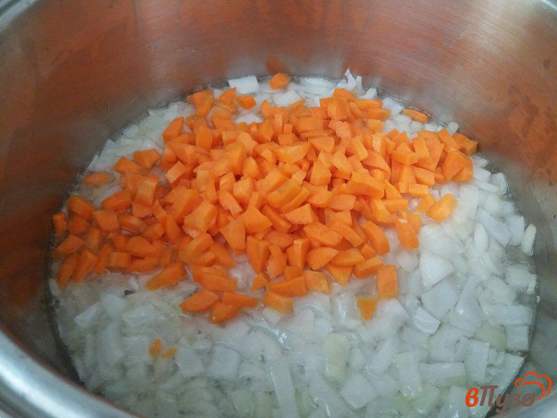 Фото приготовление рецепта: Рис с овощами и куриным филе шаг №2