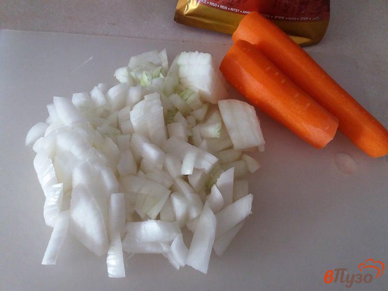Фото приготовление рецепта: Рис с овощами и куриным филе шаг №1