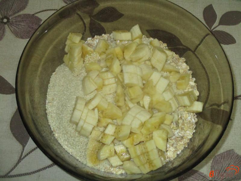 Фото приготовление рецепта: Гранола с кусочками банана шаг №3