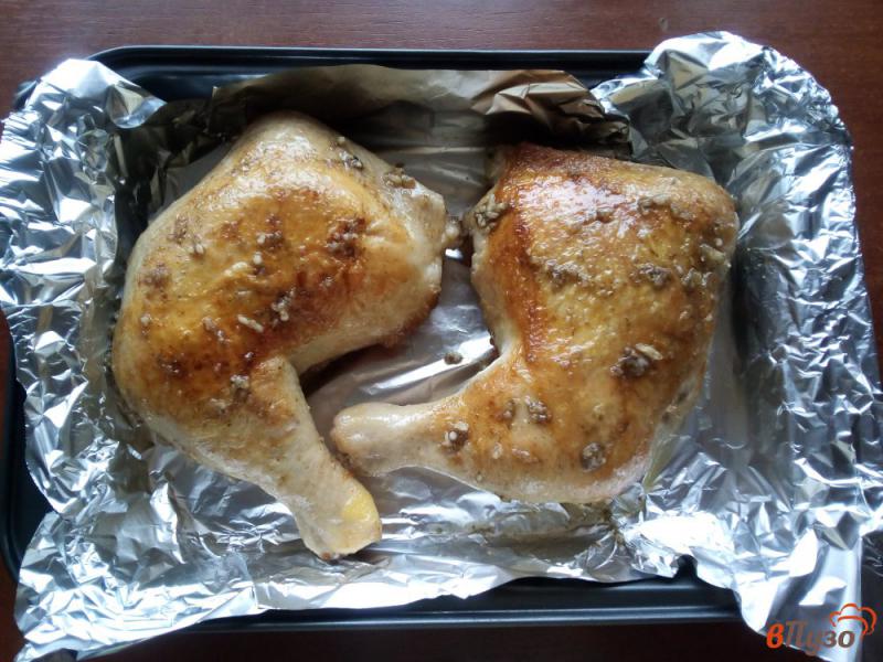 Фото приготовление рецепта: Окорочка куриные маринованные в белом сухом вине шаг №4
