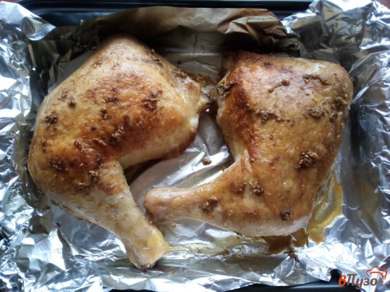 Фото приготовление рецепта: Окорочка куриные маринованные в белом сухом вине шаг №5