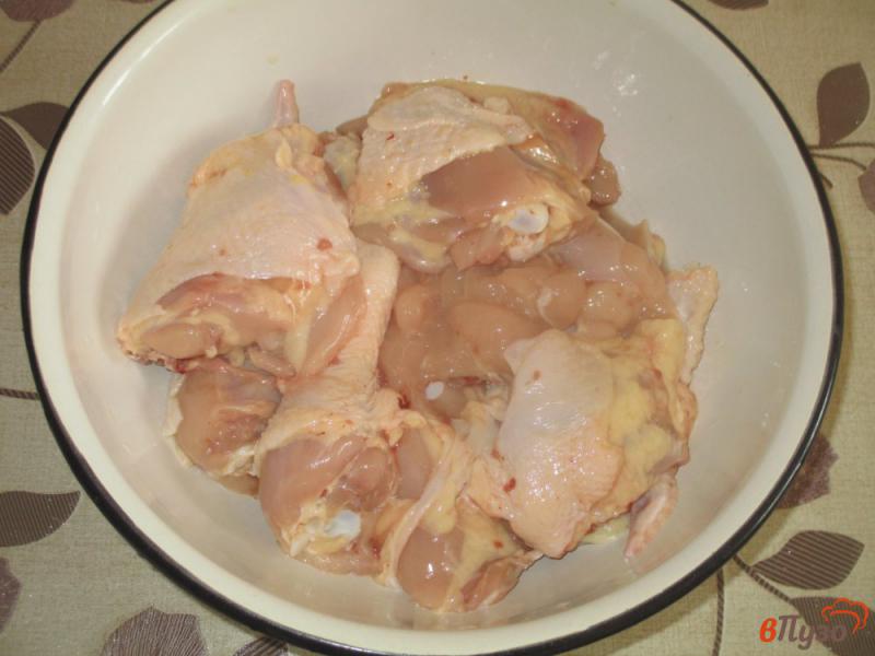 Фото приготовление рецепта: Курица запеченная кусочками в духовке шаг №2