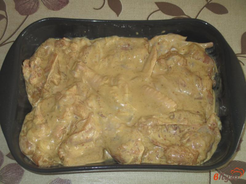 Фото приготовление рецепта: Курица запеченная кусочками в духовке шаг №4