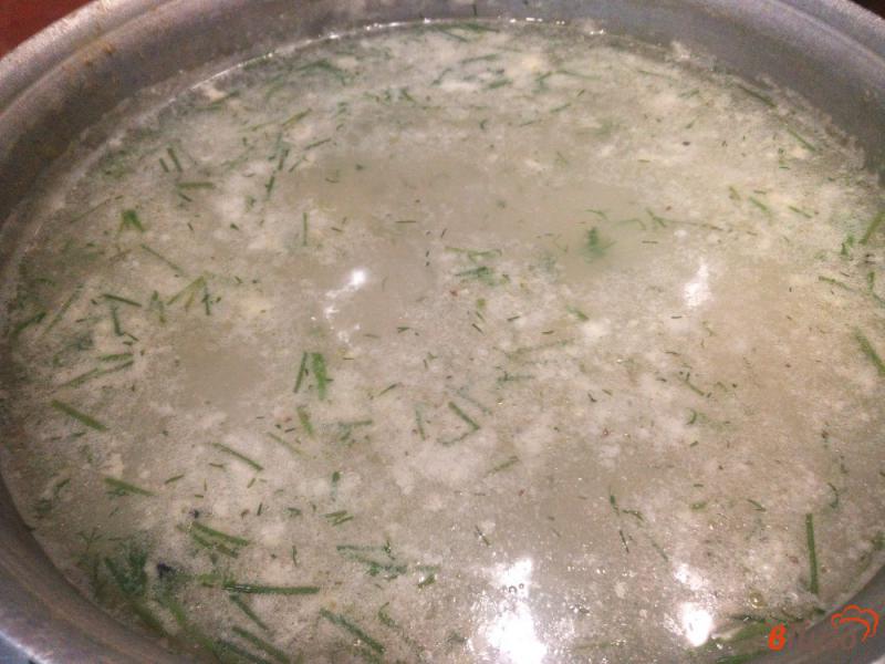 Фото приготовление рецепта: Рисовый суп с зеленым горошком и овощами шаг №5