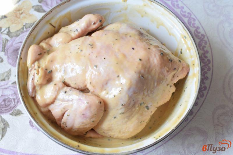 Фото приготовление рецепта: Курица запеченная в горчично-соевом маринаде шаг №4