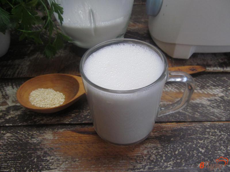 Фото приготовление рецепта: Кунжутное молоко из белых семян шаг №4