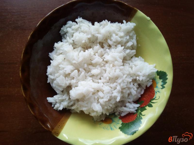 Фото приготовление рецепта: Запеканка из риса и кабачка с мясными шариками шаг №1