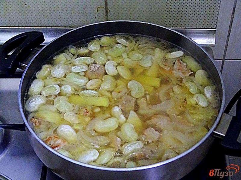Фото приготовление рецепта: Жаркое со свининой, картофелем и фасолью шаг №6