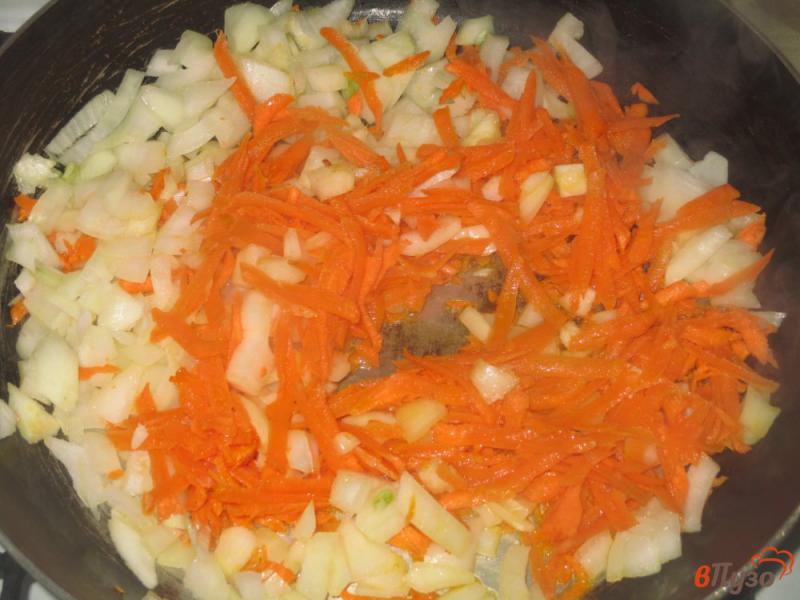 Фото приготовление рецепта: Куриный суп с вермишелью шаг №2