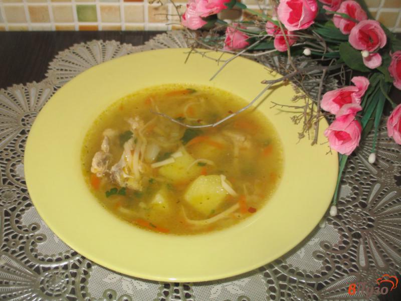 Фото приготовление рецепта: Куриный суп с вермишелью шаг №6