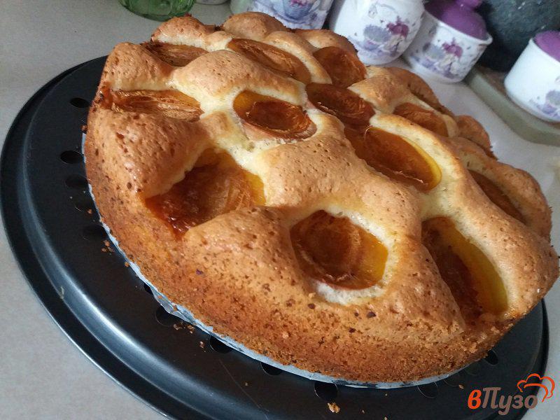 Фото приготовление рецепта: Пирог с абрикосами шаг №8