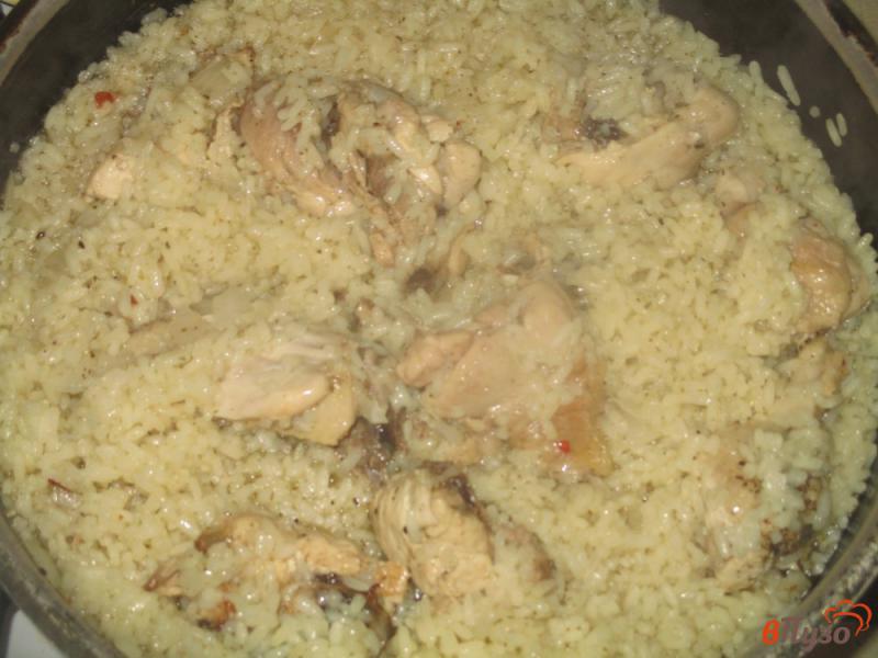 Фото приготовление рецепта: Рис с курицей шаг №4