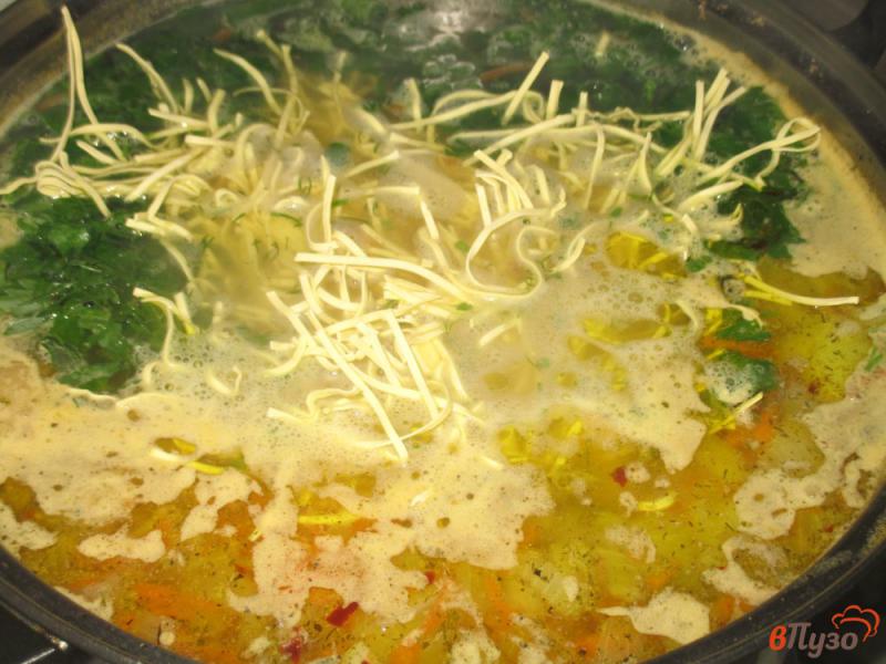 Фото приготовление рецепта: Суп из утиной грудки с лапшой шаг №4