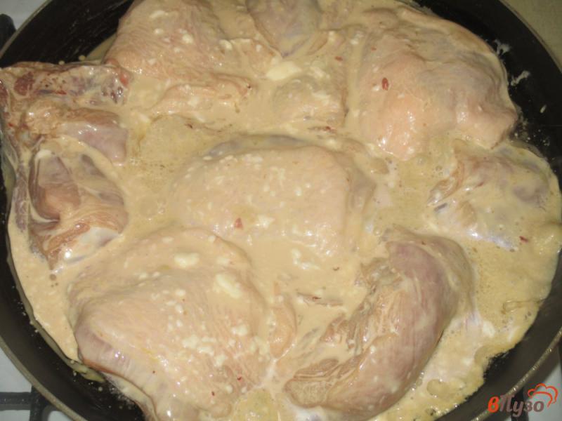 Фото приготовление рецепта: Курица в сливочно-горчичной подливе шаг №3