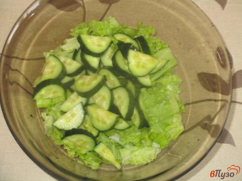 Фото приготовление рецепта: Овощной салат с огурцом и морковью шаг №2