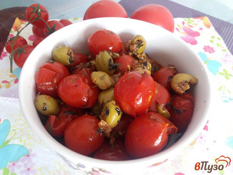 Фото приготовление рецепта: Расплющенный салат из помидор черри шаг №10