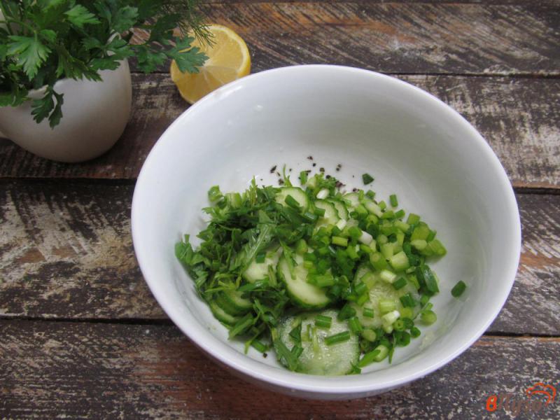 Фото приготовление рецепта: Огуречный салат со свининой шаг №4