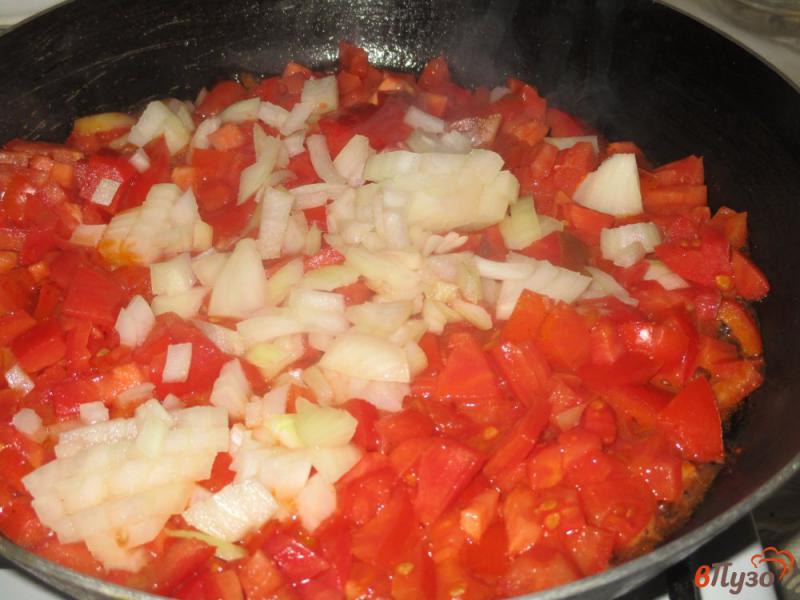 Фото приготовление рецепта: Спагетти с сосисками в томатном соусе шаг №1