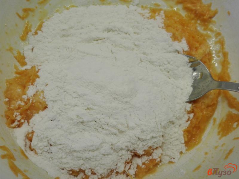 Фото приготовление рецепта: Луковый пирог из долины Муми-троллей шаг №3