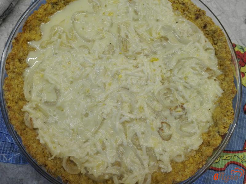 Фото приготовление рецепта: Луковый пирог из долины Муми-троллей шаг №10
