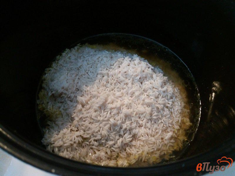 Фото приготовление рецепта: Пикантный рис в мультиварке на гарнир шаг №2