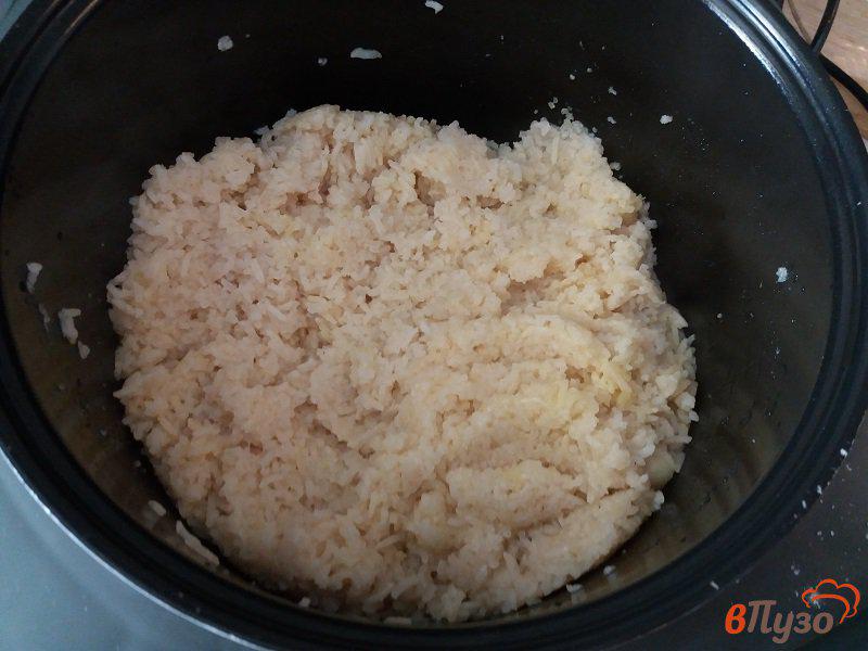 Фото приготовление рецепта: Пикантный рис в мультиварке на гарнир шаг №4