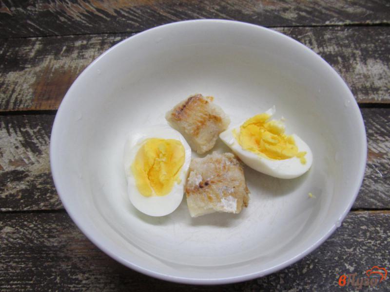 Фото приготовление рецепта: Закуска из рыбы с яйцом шаг №1
