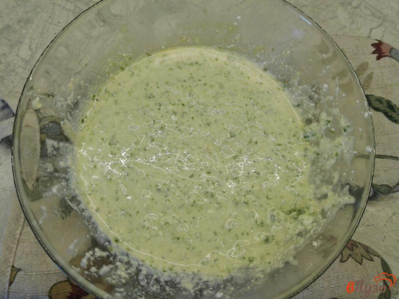 Фото приготовление рецепта: Ленивые вареники с бананом и салатными листьями шаг №5