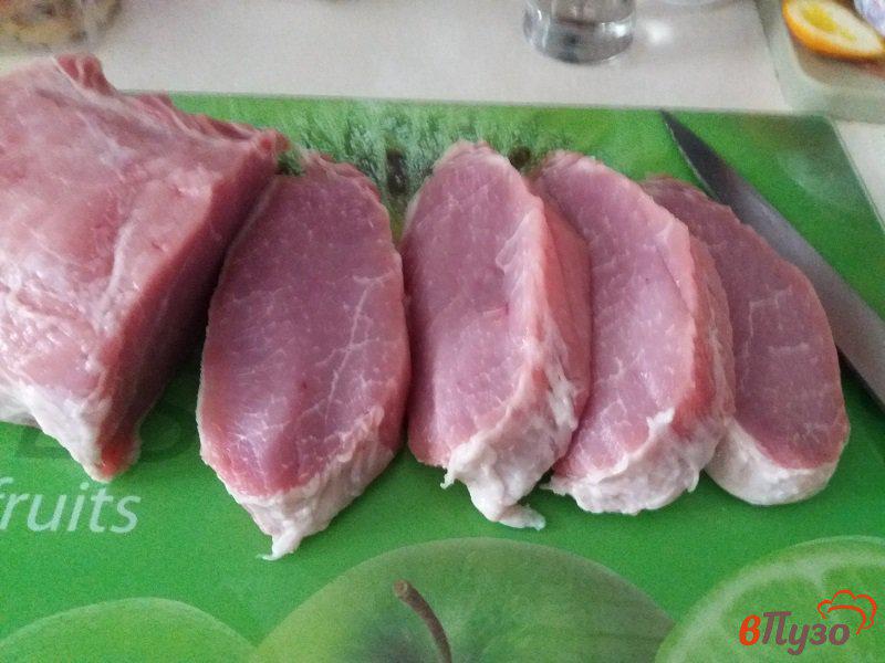 Фото приготовление рецепта: Стейк из свинины в горчичном маринаде шаг №2