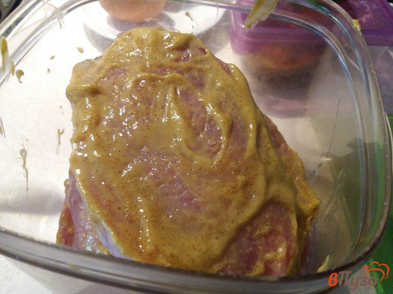 Фото приготовление рецепта: Стейк из свинины в горчичном маринаде шаг №4