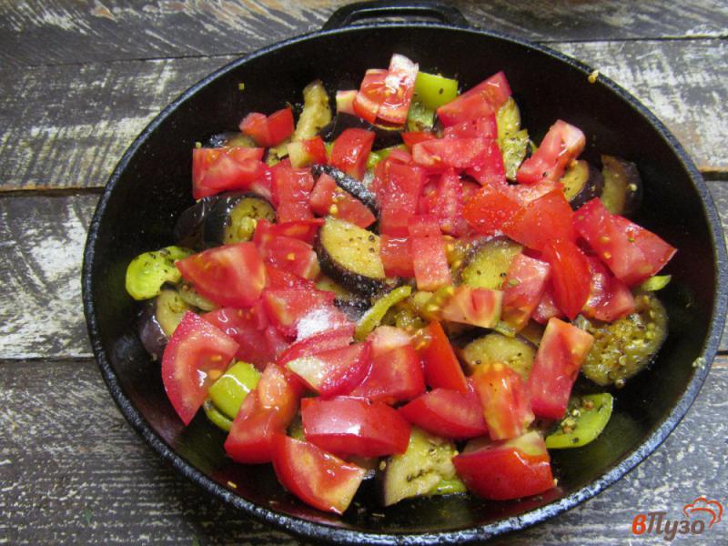 Фото приготовление рецепта: Овощное рагу из баклажана с помидором шаг №6