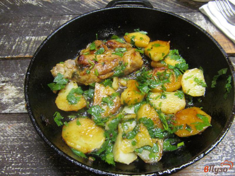 Фото приготовление рецепта: Свинина в апельсиновом маринаде с картофелем шаг №6