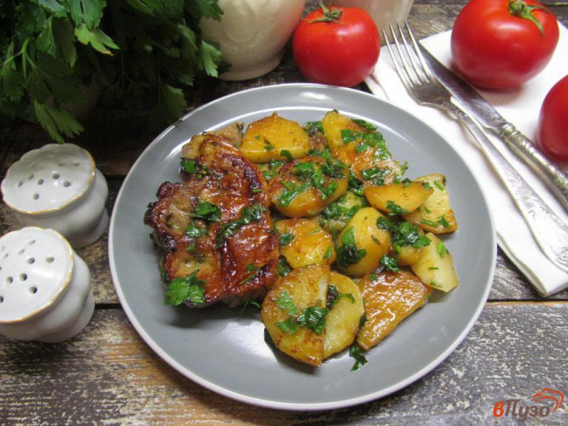 Фото приготовление рецепта: Свинина в апельсиновом маринаде с картофелем шаг №7