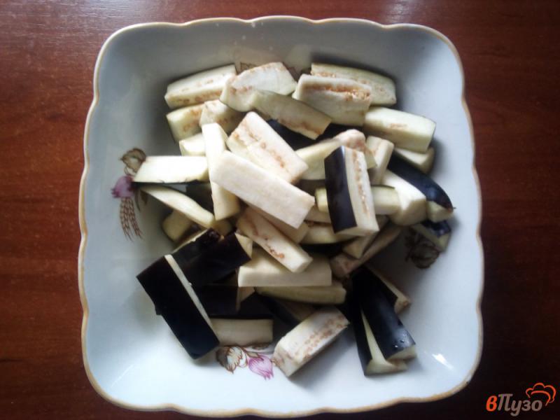 Фото приготовление рецепта: Маринованный салат из баклажан шаг №2