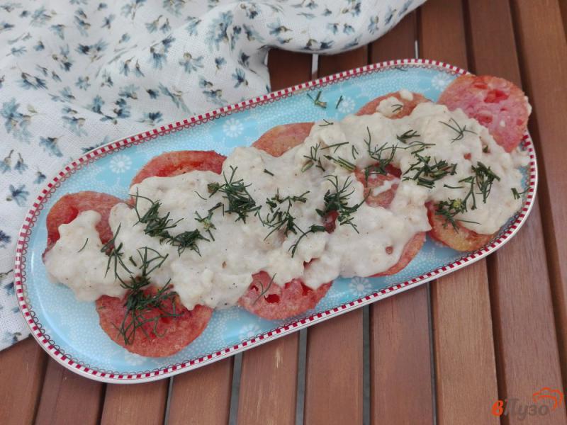 Фото приготовление рецепта: Жареные помидоры со сливочным соусом шаг №7