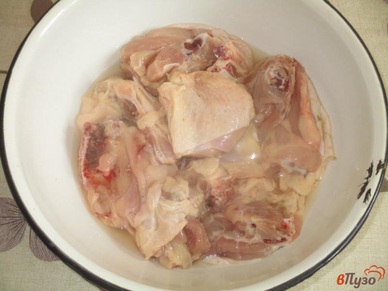 Фото приготовление рецепта: Курица на сковороде в сливочно-горчичном маринаде шаг №1