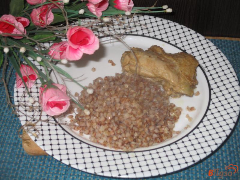 Фото приготовление рецепта: Курица на сковороде в сливочно-горчичном маринаде шаг №4