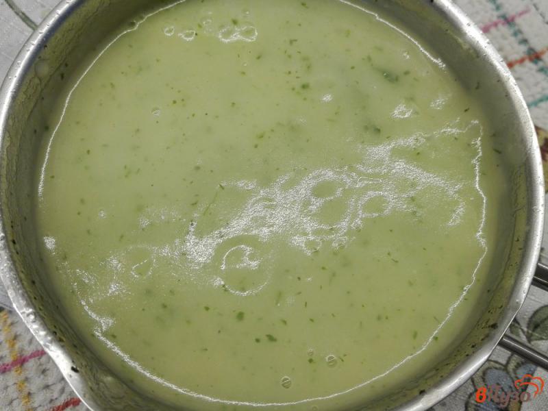 Фото приготовление рецепта: Крем-суп с кабачком и шпинатом шаг №8