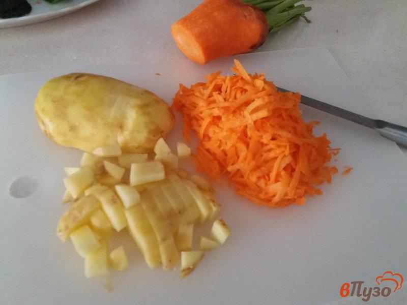 Фото приготовление рецепта: Картофельный суп с курицей шаг №5