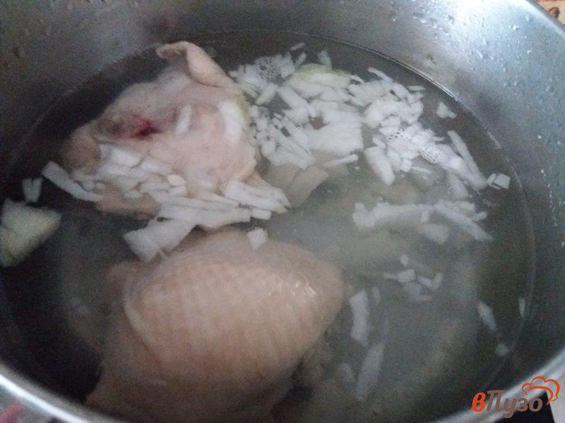 Фото приготовление рецепта: Картофельный суп с курицей шаг №4