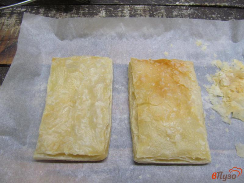 Фото приготовление рецепта: Пирожные из слоеного теста шаг №6