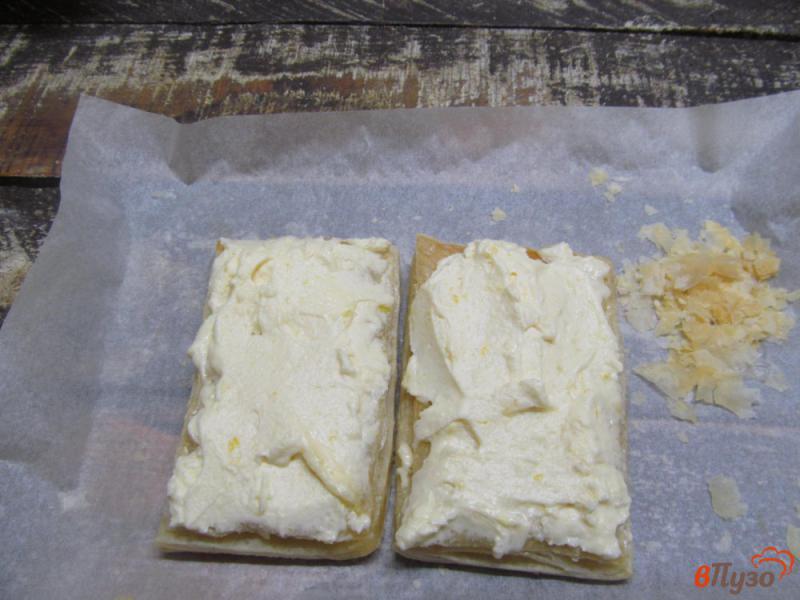 Фото приготовление рецепта: Пирожные из слоеного теста шаг №7
